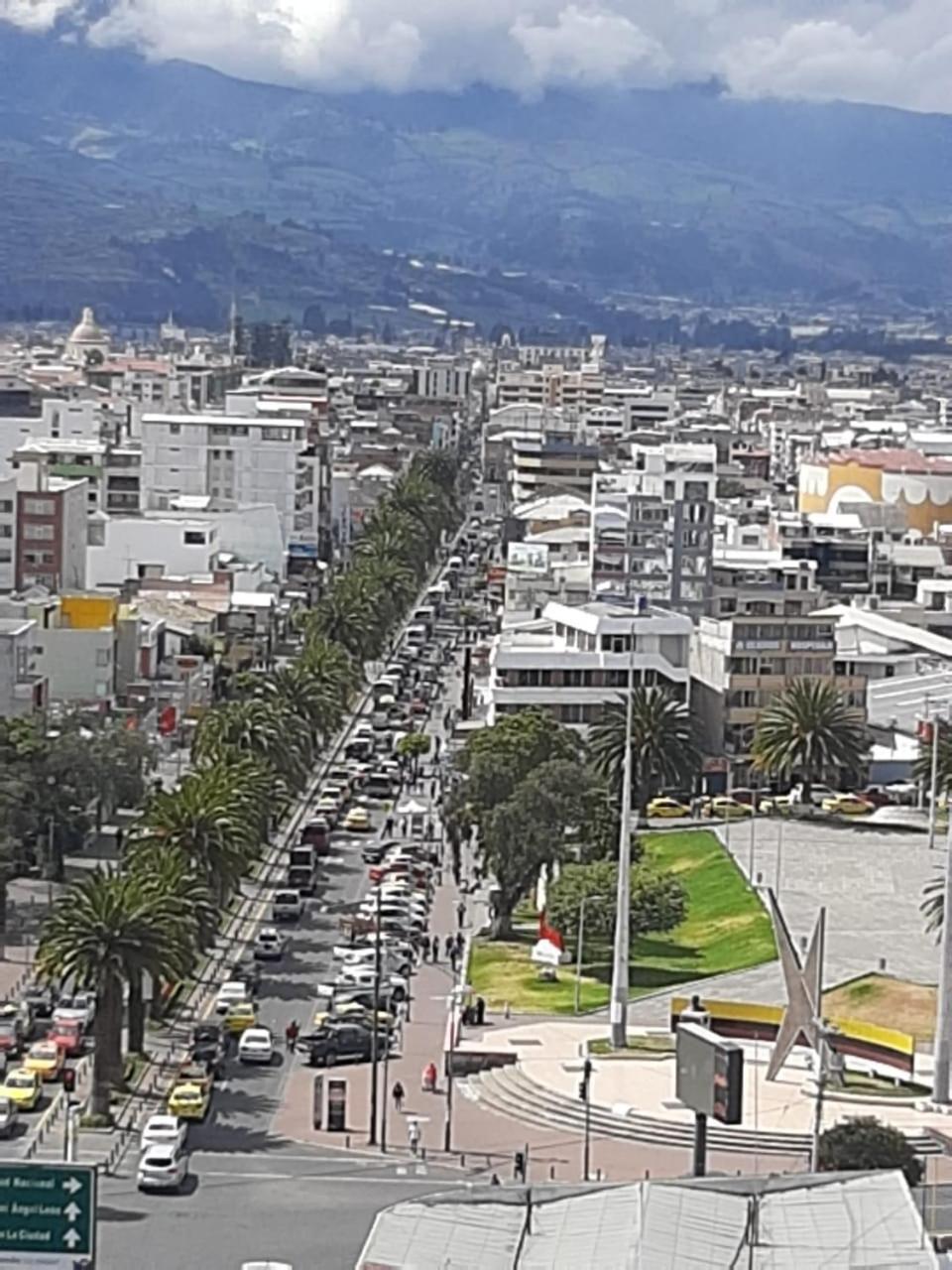 Hotel Zeus Riobamba Buitenkant foto